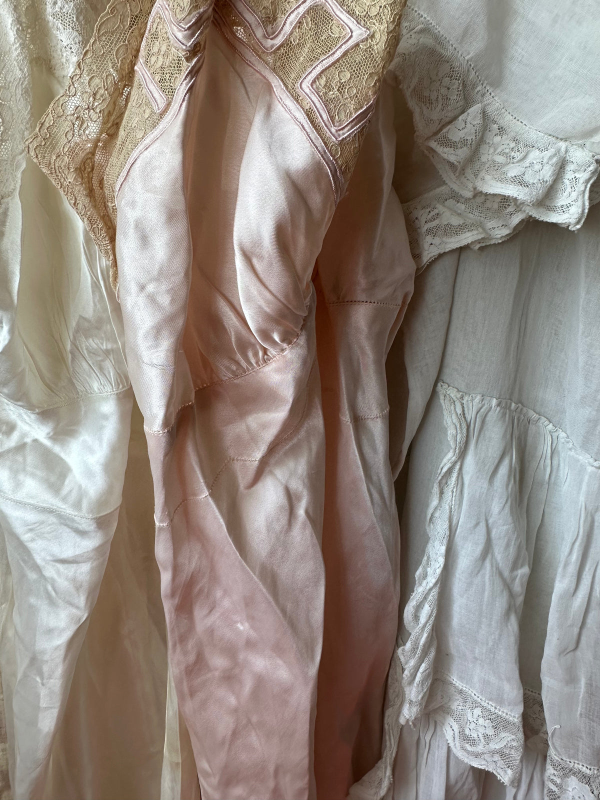WOMENSWEAR